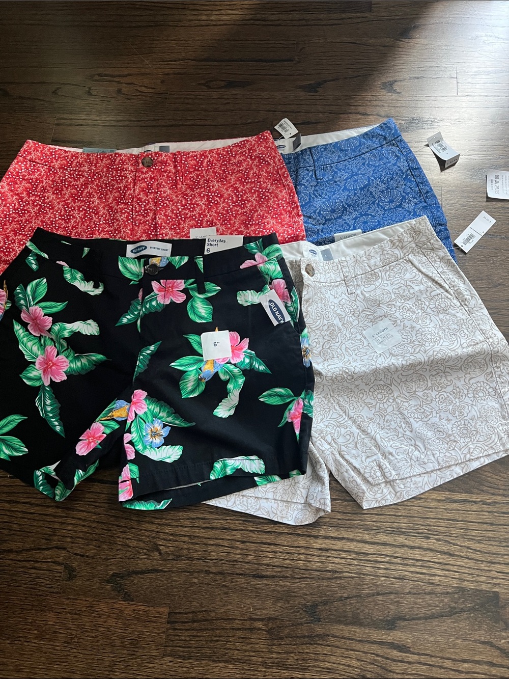Old Navy shorts lot of 4 pairs, size 6, NWT.
